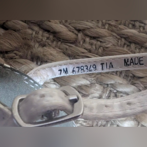 NEW Satin Dyeable White Heels David's Bridal Size 7 -w- Diamond Embellishments - Picture 8 of 12